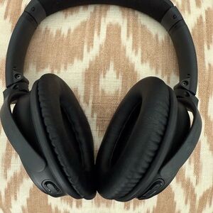 Bose noise cancelling Premium Black Over-Ear Headphones